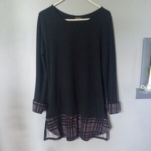 Reborn Women's Black Pullover Tunic with Plaid Hem Size Large